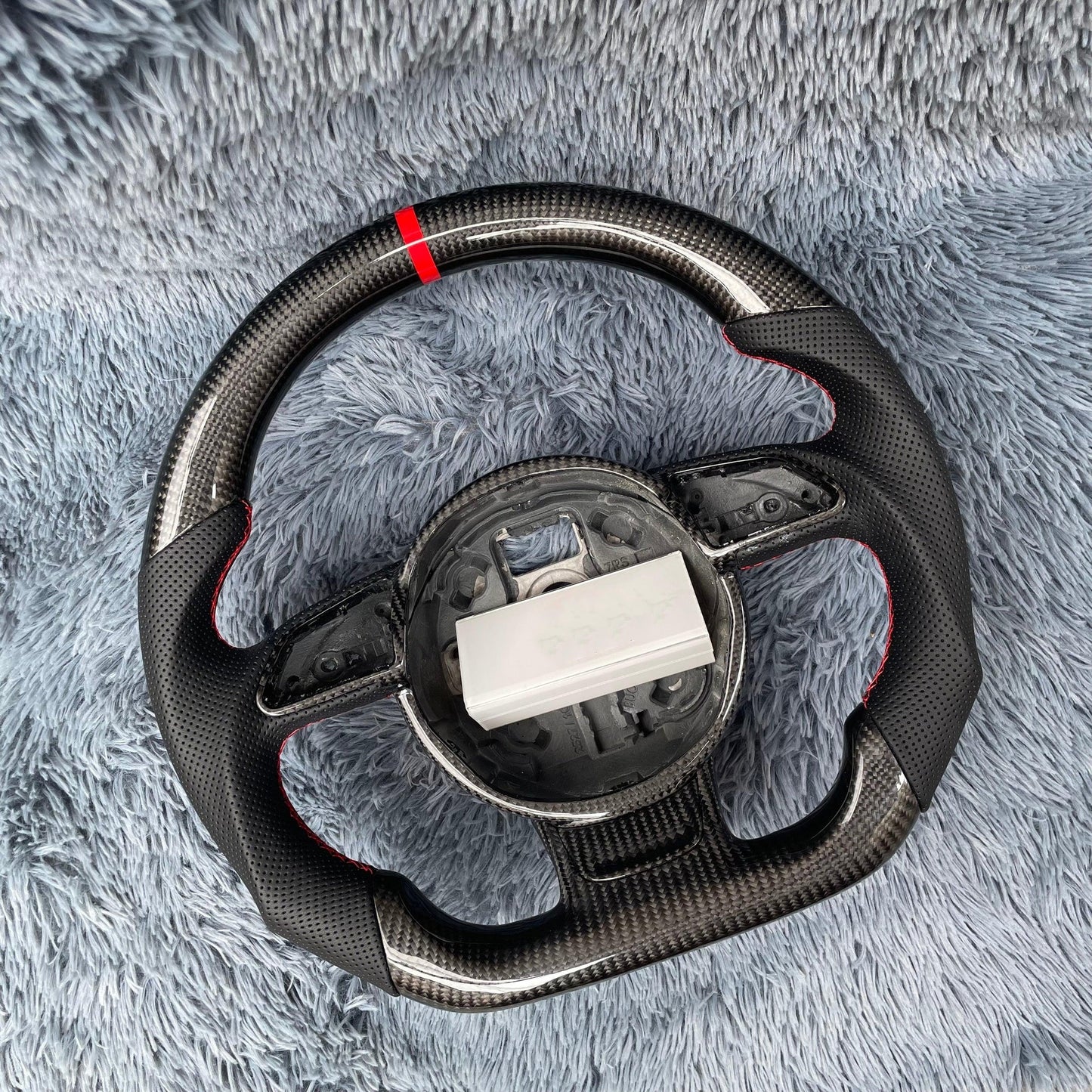 Wildsoulhub Audi A3 A4 A5 A6 A7 A8 S3 S4 S5 S6 S7 S8 RS3 RS4 RS5 RS6 SQ5 Carbon Fiber Steering wheel