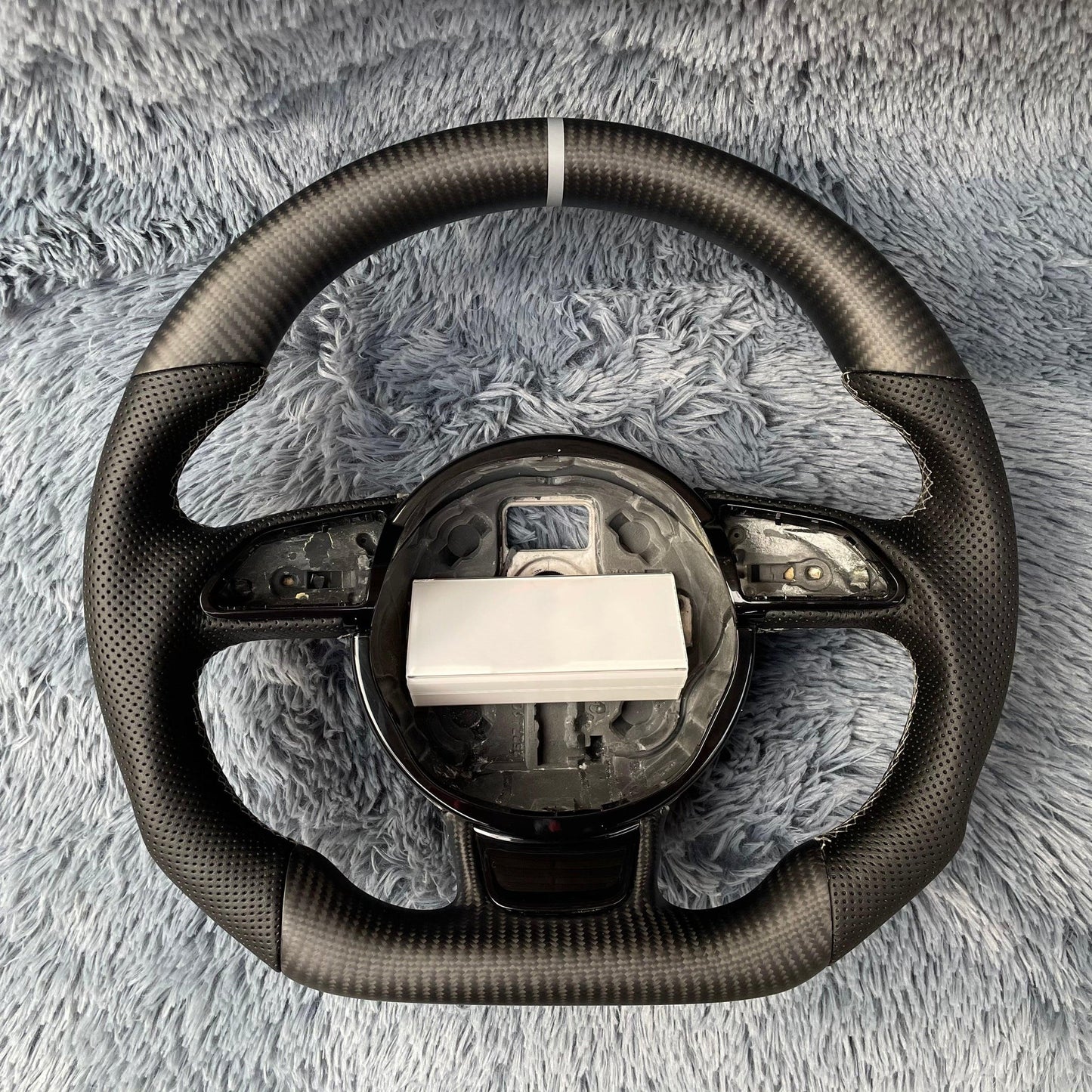 Wildsoulhub Audi A3 A4 A5 A6 A7 A8 S3 S4 S5 S6 S7 S8 RS3 RS4 RS5 RS6 SQ5 Carbon Fiber Steering wheel